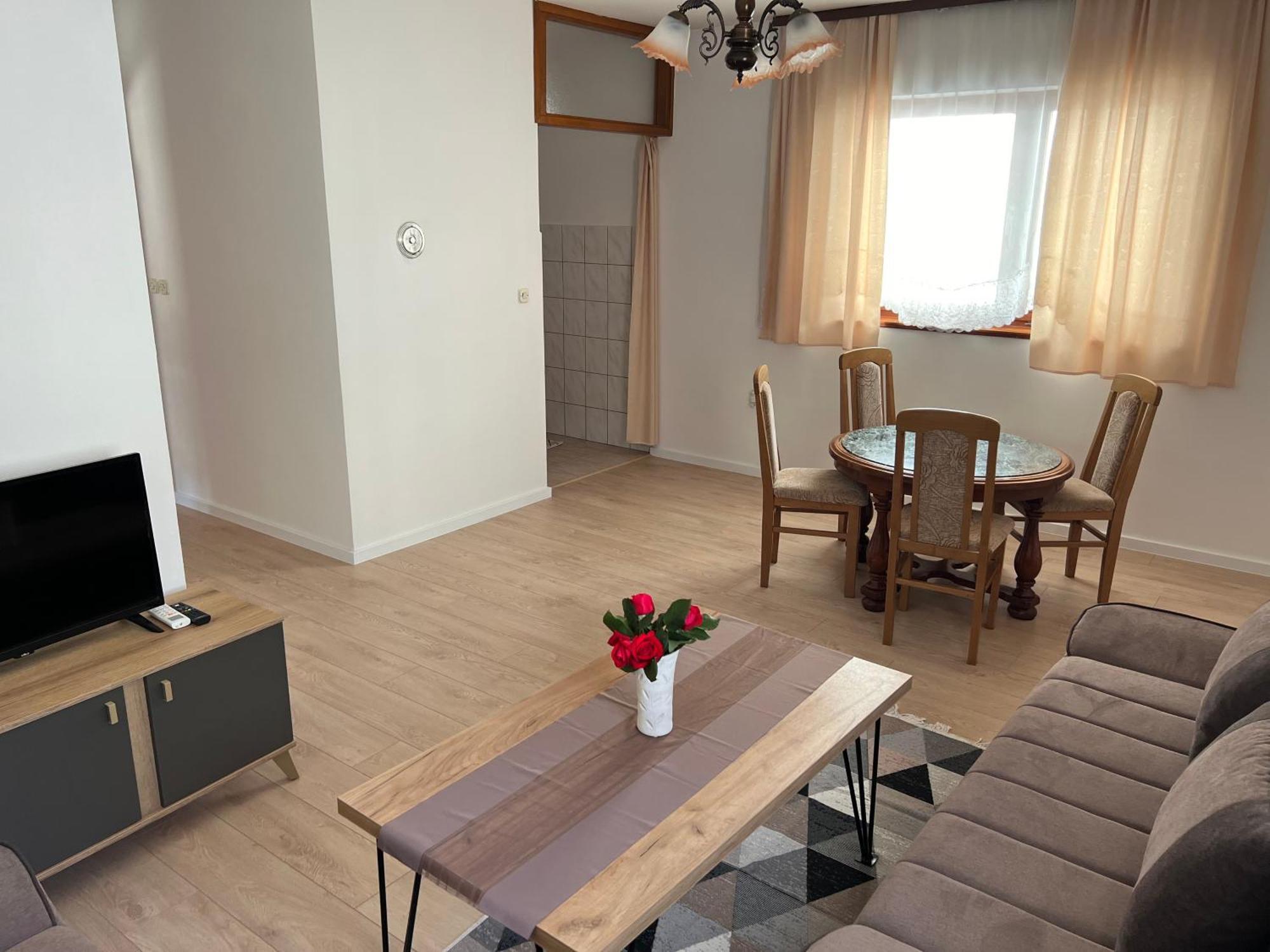 Cheap House Near The Center Of The City موستار المظهر الخارجي الصورة
